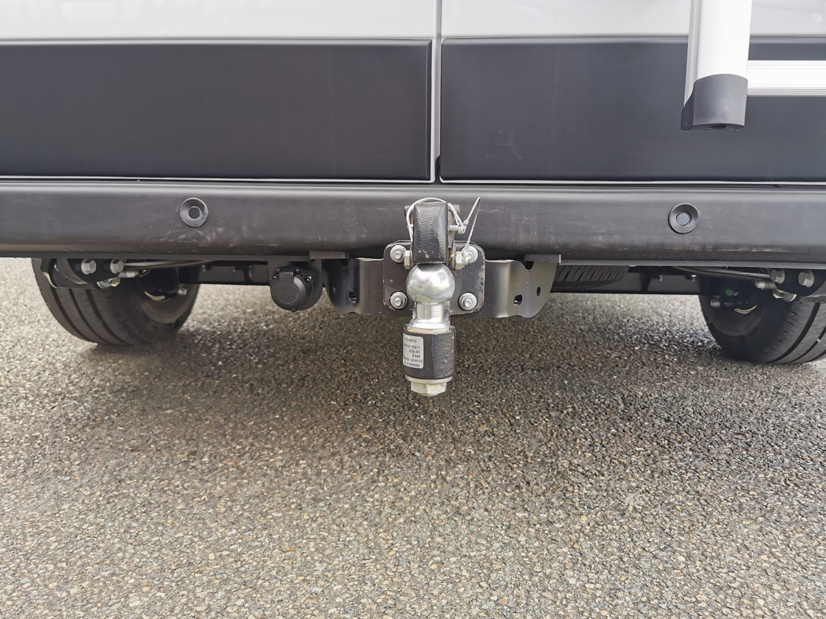 POSE ATTELAGE UTILITAIRE